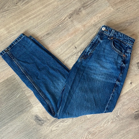 Dark washed Zara jeans - Picture 1 of 3